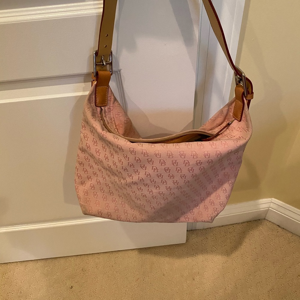 Dooney & Bourke pink signature short strap handbag